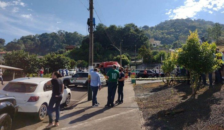 Brasil: un adolescente mató a tres niños y una maestra en jardín de infantes