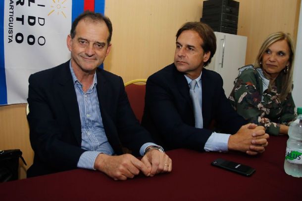 Cabildo Abierto decide su postura en torno al escándalo Marset con dudas sobre la responsabilidad del gobierno uruguayo.