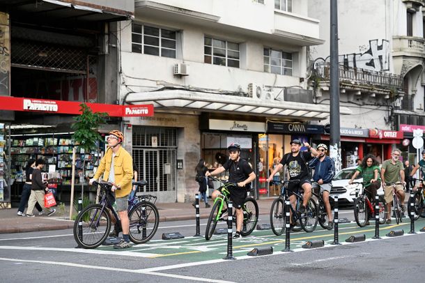 La ciclovía une el Obelisco con la Plaza Independencia.