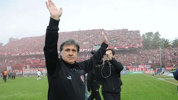 se armo el tata tour para seguir a martino en el barcelona se armo el tata tour para seguir a martino en el barcelona