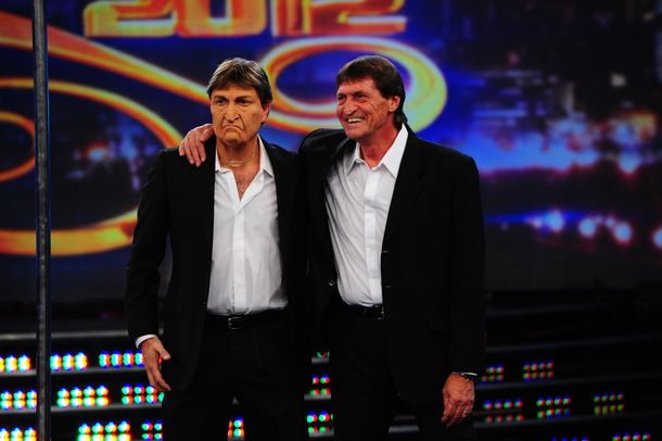 Falcioni no habla con la prensa, pero fue al programa de Tinelli