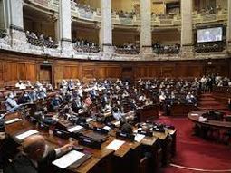 La Cámara de Diputados del Parlamento del Uruguay tendrá hasta el 16 de mayo de 2023 para aprobar la ley de financiamiento de partidos políticos. La Cámara de Diputados del Parlamento del Uruguay tendrá hasta el 16 de mayo de 2023 para aprobar la ley de financiamiento de partidos políticos.