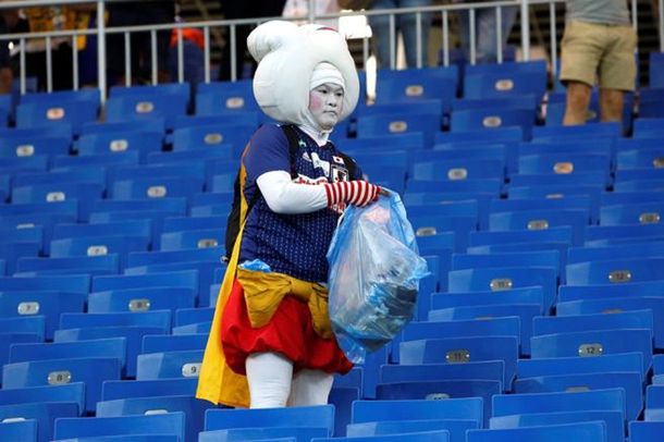 Japón, el equipo ejemplar: tras la eliminación, limpiaron el vestuario y hasta agradecieron