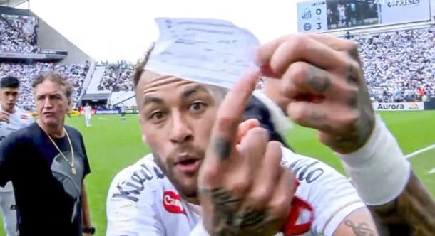 Insólito error con Neymar en Brasil: lo sacaron por equivocación y explotó de bronca