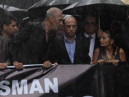 El fiscal Moldes, vestido de negro en la marcha El fiscal Moldes, vestido de negro en la marcha