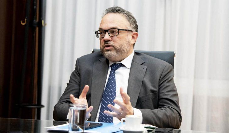 El Gobierno descartó un cimbronazo cambiario tras perder en las PASO