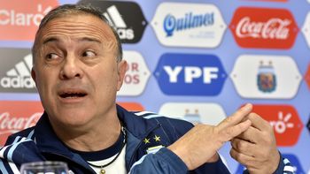 el dt de la seleccion opino sobre quien tiene que ocupar su lugar el dt de la seleccion opino sobre quien tiene que ocupar su lugar