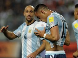 El festejo de Ramiro Funes Mori frente a Perú. El festejo de Ramiro Funes Mori frente a Perú.