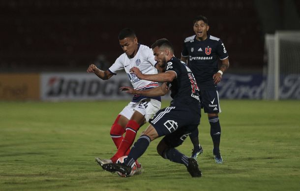 San Lorenzo rescató un empate con diez jugadores ante la U de Chile