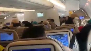 panico en el aire: una aterradora turbulencia dejo 31 heridos en un vuelo panico en el aire: una aterradora turbulencia dejo 31 heridos en un vuelo