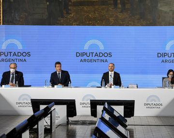 Guzmán explicó por qué dijo sarasear antes de detallar el Presupuesto