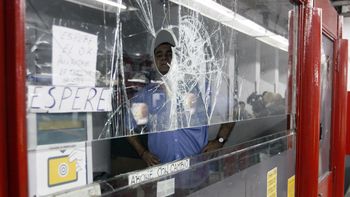 linea b: usuarios estallaron de furia en la estacion medrano linea b: usuarios estallaron de furia en la estacion medrano