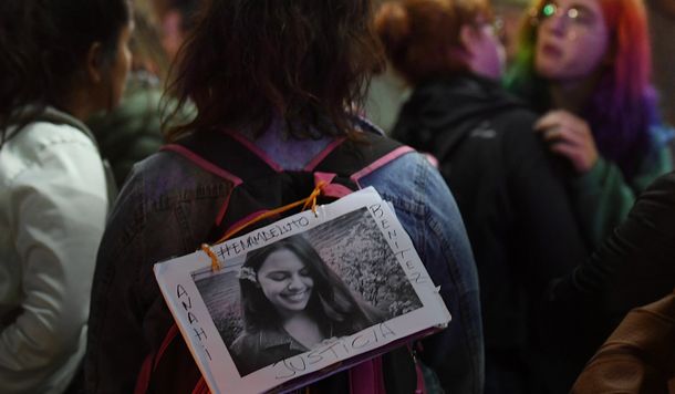Velan los restos de Anahí Benitez en Lomas de Zamora