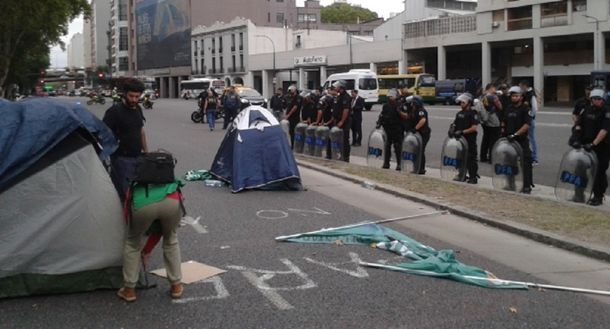 Tensión por una protesta frente al Ministerio de Agricultura
