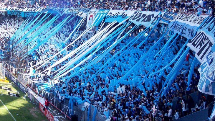 Los hinchas de Racing ya palpitan el duelo ante Boca