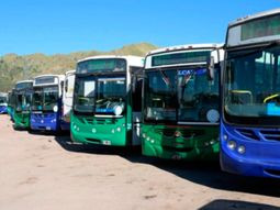 Empresas de colectivos del interior advierten que no podrán pagar los sueldos