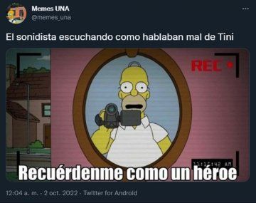 Memes por el blooper de TV de Paraguay en show de Tini