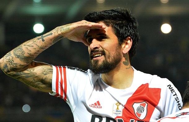 Lucho González volvió a convertirle a Boca tras 10 años