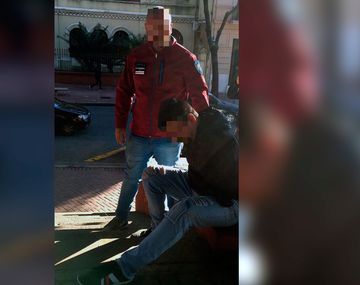 Lo buscaban por abusar de su hijastra y lo descubrieron porque vendía ropa por Instagram