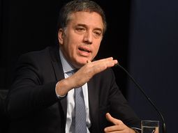 Revelan que la Argentina negocia con el Tesoro de los Estados Unidos una nueva convertibilidad