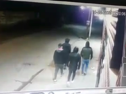 VIDEO: Así huían los delincuentes que balearon a una mujer en Glew