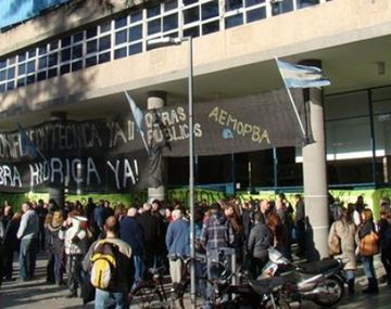 Estatales toman el ministerio de Infraestructura bonaerense