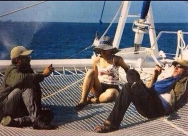 Polémica por una foto de guerrilleros de las FARC en un yate