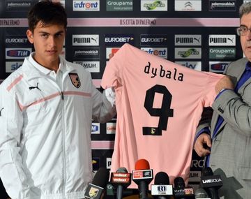 Paulo Dybala fue presentado en el Palermo italiano