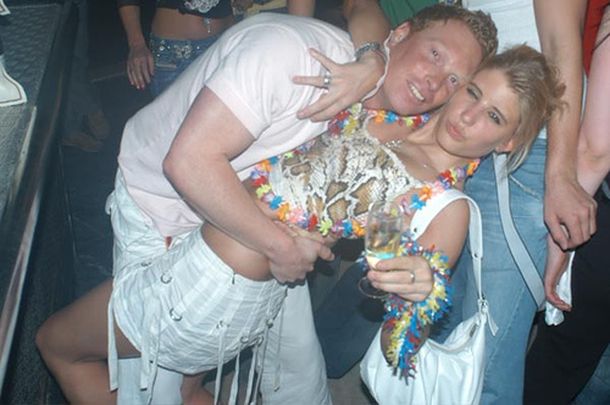 144084696_003076201f