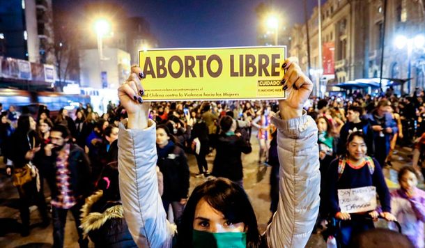 Chile: apuñalaron a tres chicas por haberse manifestado a favor del aborto libre
