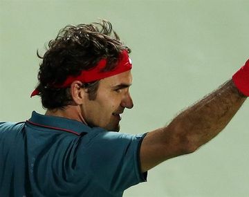 Federer se quedó con el duelo de gigantes ante Djokovic