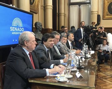 El ministro de Trabajo y Previsión Social Claudio Moroni es parte del debate en comisiones del Senado por las jubilaciones de privilegio