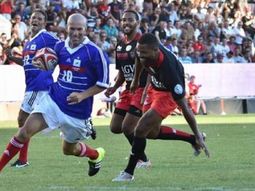 la sigue rompiendo: ahora zidane se destaca en rugby la sigue rompiendo: ahora zidane se destaca en rugby