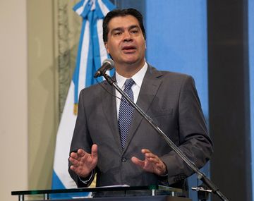 El mundo tiene un debate: gobierna el pueblo o las corporaciones