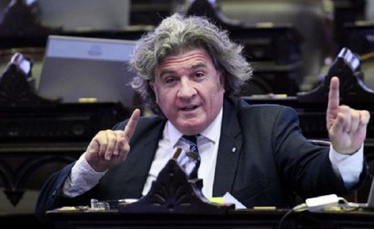 El diputado Ramón festejó la ampliación del régimen de zonas frías con una frazada