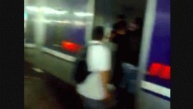 los pasajeros reaccionaron con bronca contra el motorman los pasajeros reaccionaron con bronca contra el motorman