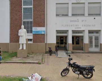 Director de escuela de La Plata terminó internado por la brutal agresión del padre de una alumna