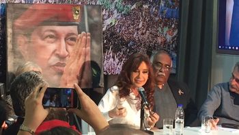 cristina volvio a buenos aires y participo del homenaje a chavez cristina volvio a buenos aires y participo del homenaje a chavez