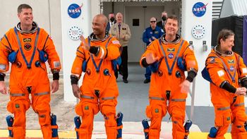 mision artemis ii: asi saludaron los astronautas que se dirigen a la orbita de la luna mision artemis ii: asi saludaron los astronautas que se dirigen a la orbita de la luna