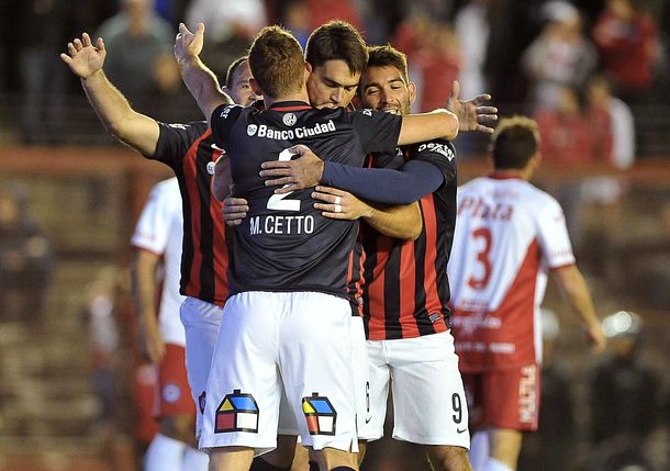 San Lorenzo ganó agónicamente y es el único puntero del torneo