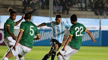 de la mano de agüero y di maria, argentina goleo a bolivia de la mano de agüero y di maria, argentina goleo a bolivia