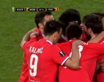 La celebración de la Fiorentina tras el tiro libre de Bernardeschi