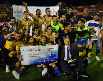 El festejo de Atlanta con el suculentocheque