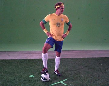 Roger Federer cambia el tenis por el fútbol y se va a Brasil