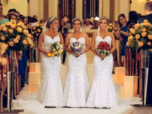 Igualitas: trillizas se casaron juntas con el mismo vestido y peinado en Brasil