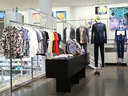 Armados con una escopeta y un hacha, roban 600 mil euros de una tienda de París