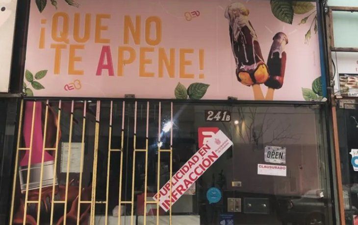 Polémico: clausuraron un local que vendía waffles con forma de pene