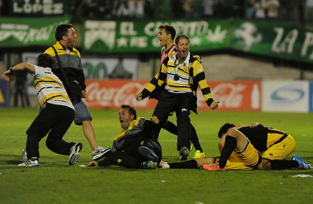 Las fotos del triunfo de Santamarina ante Ferro