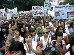 los docentes de suteba ya analizan en asambleas la propuesta de scioli los docentes de suteba ya analizan en asambleas la propuesta de scioli