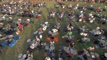 mil fanaticos tocaron al unisono para que foo fighters se presente en italia mil fanaticos tocaron al unisono para que foo fighters se presente en italia